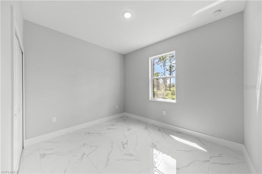 Spacious, unfurnished interior of a new home in , Lehigh Acres (Image 13).