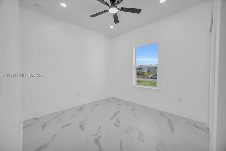 Spacious, unfurnished interior of a new home in , Lehigh Acres (Image 20).