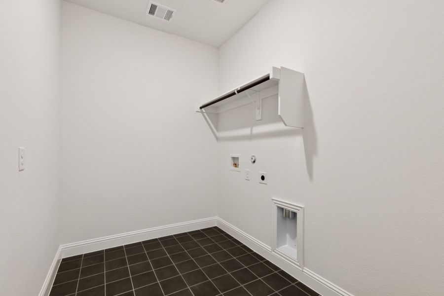 Spacious, unfurnished interior of a new home in Silo Mills, Joshua (Image 16). Spacious, unfurnished interior of a new home in Silo Mills, Joshua (Image 16).