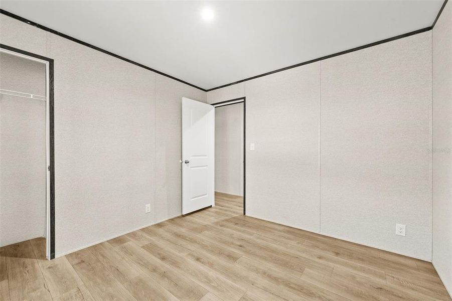 Spacious, unfurnished interior of a new home in , Bronson (Image 20).