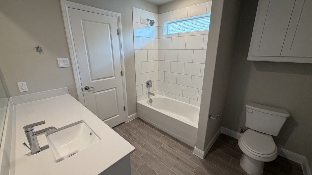 Furnished interior view inside a new home in Shannon Creek, Burleson (Image 12). Furnished interior view inside a new home in Shannon Creek, Burleson (Image 12).