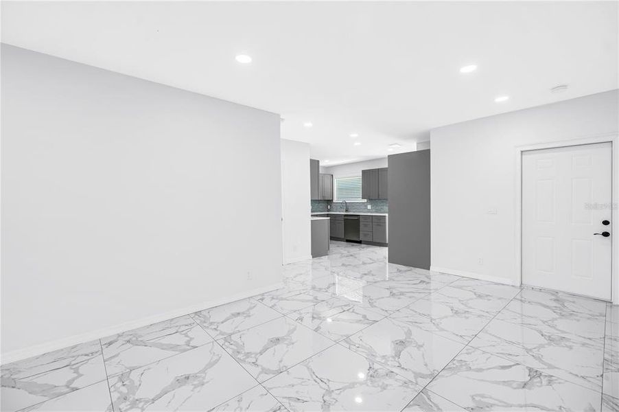 Spacious, unfurnished interior of a new home in , St. Petersburg (Image 39).