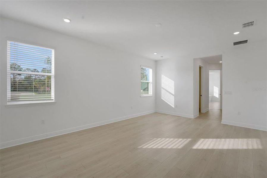 Spacious, unfurnished interior of a new home in Palms at Windermere, Windermere (Image 41).