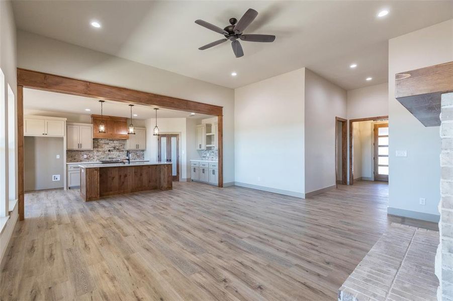 Spacious, unfurnished interior of a new home in , Abilene (Image 22).