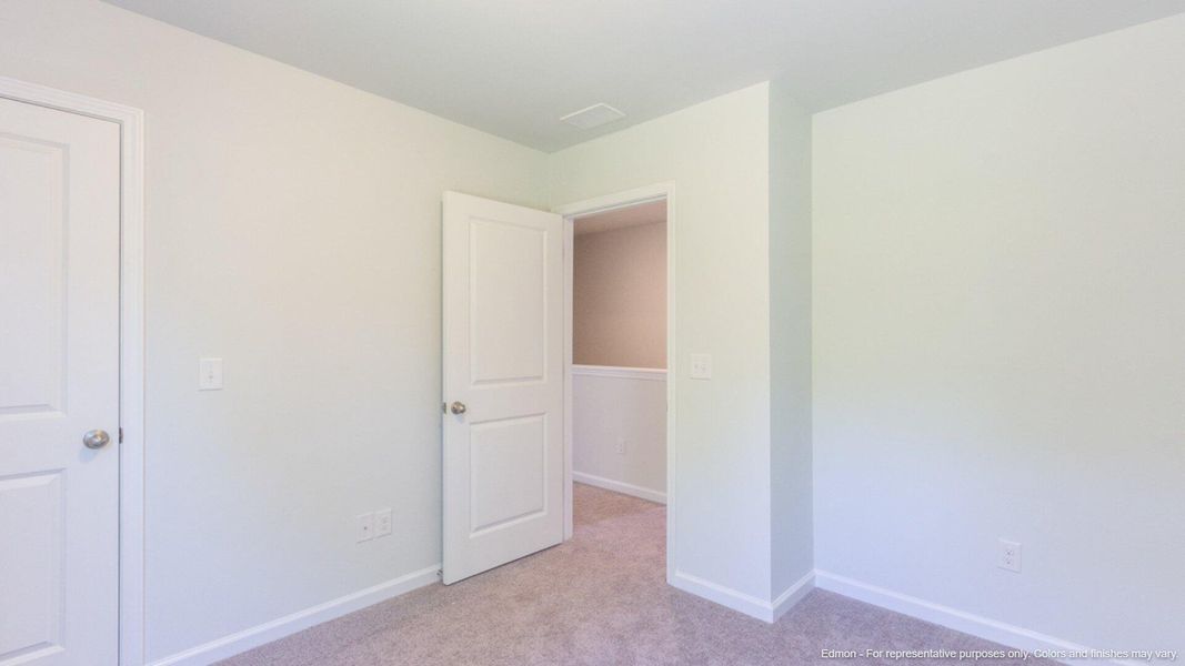 Spacious, unfurnished interior of a new home in Carolina Groves, Moncks Corner (Image 21).