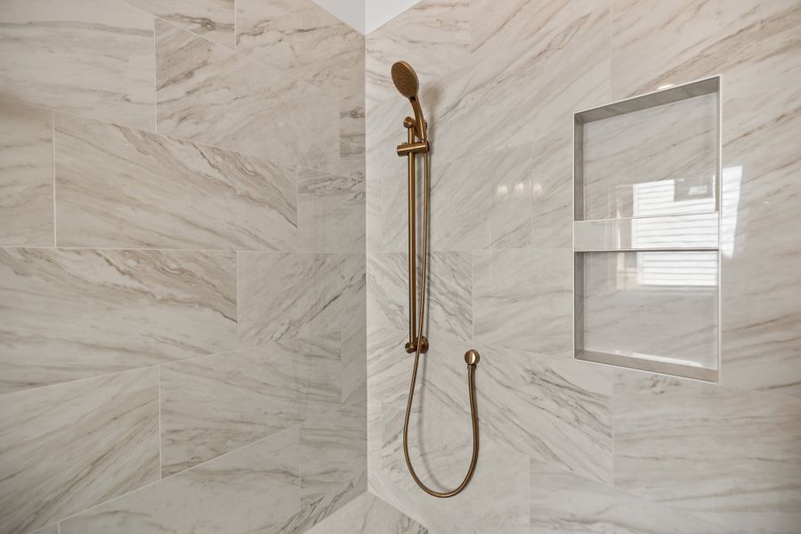 Representative interior finishes for a home built from the The Emerson by RobuckHomes in Stonehenge, Raleigh (Image 148).