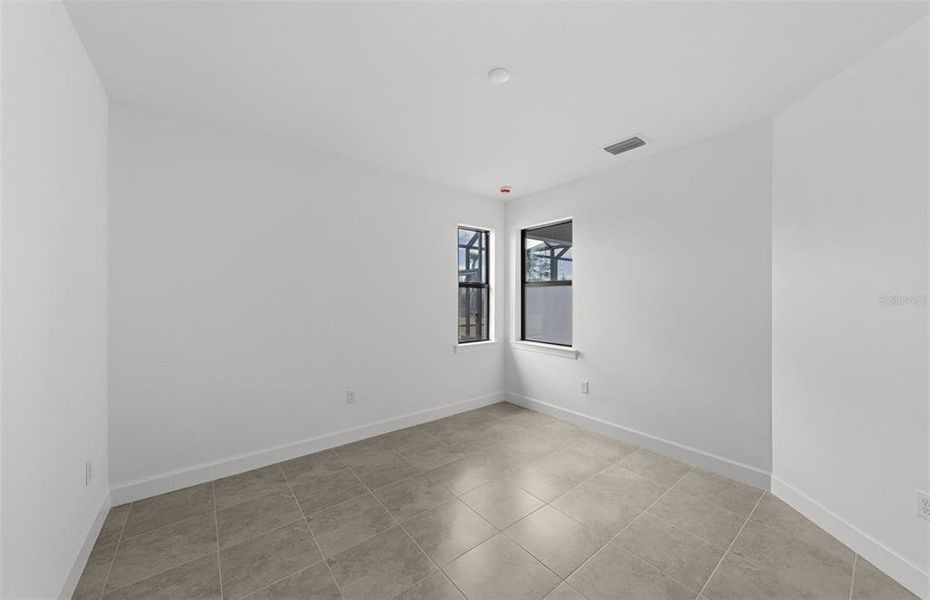 Spacious, unfurnished interior of a new home in Talon Preserve on Palmer Ranch, Nokomis (Image 20).