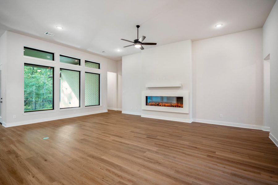 Spacious, unfurnished interior of a new home in The Woodlands Hills, Willis (Image 31). Spacious, unfurnished interior of a new home in The Woodlands Hills, Willis (Image 31).