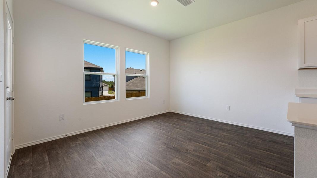 Spacious, unfurnished interior of a new home in Durango, Mustang Ridge (Image 19).