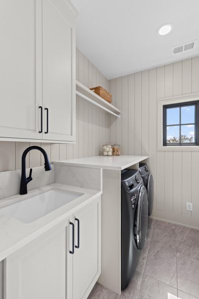 Furnished interior view inside a new home in , Charleston (Image 56).