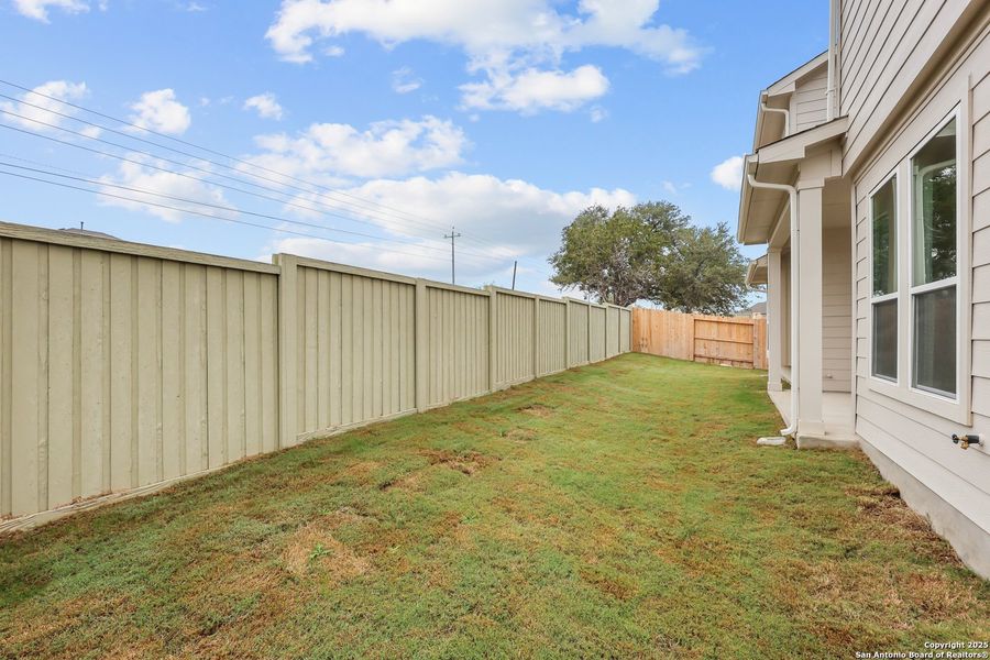Exterior details and patio area of a home in Foxbrook, Cibolo (Image 4).