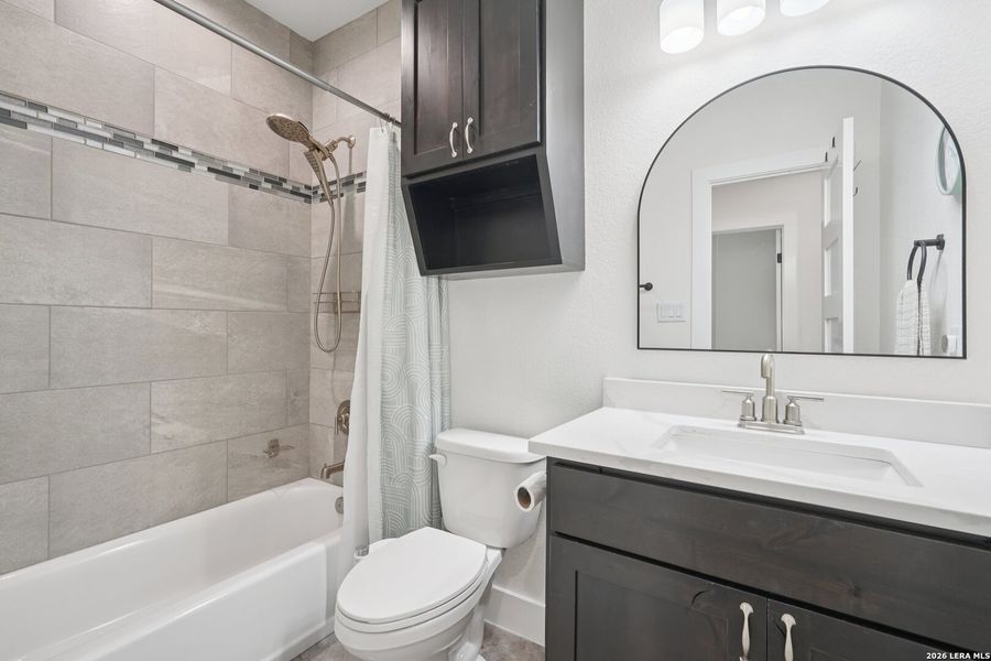 Furnished interior view inside a new home in , La Vernia (Image 15).