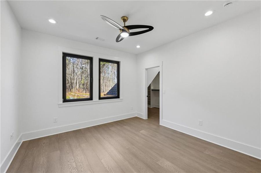 Spacious, unfurnished interior of a new home in , Auburn (Image 47).