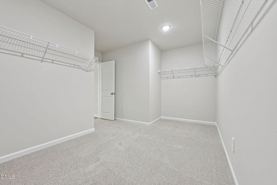 31-web-or-mls-Raleigh - Oak Manor - 537