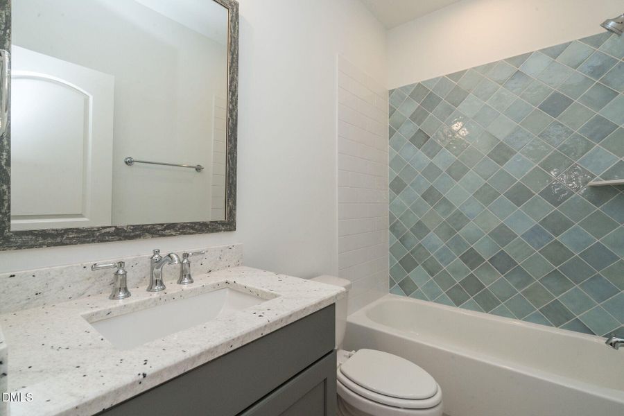 029-1920x1080-hallway-full-bathroom 029-1920x1080-hallway-full-bathroom
