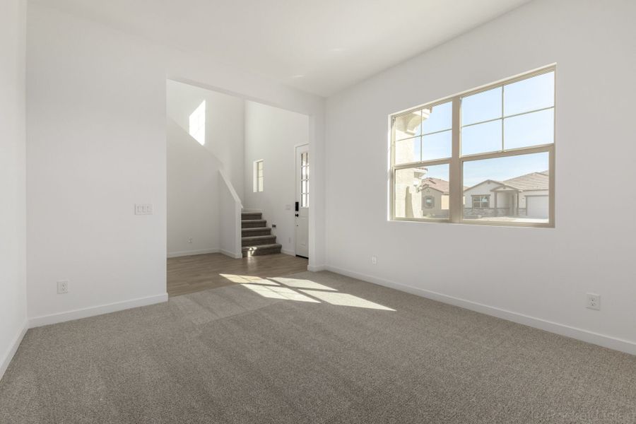 Spacious, unfurnished interior of a new home in Landmarke, San Tan Valley (Image 8).