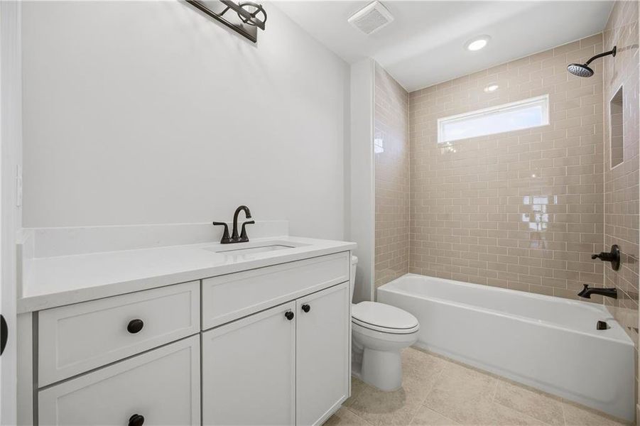 Furnished interior view inside a new home in Yellowstone Farms, Cumming (Image 7).