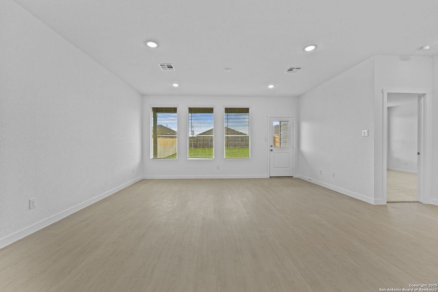 Spacious, unfurnished interior of a new home in , New Braunfels (Image 22).