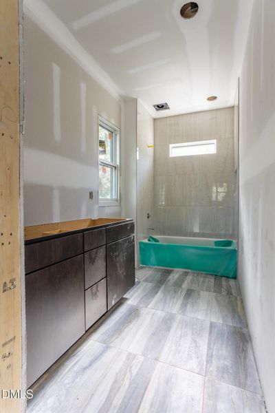 2nd Floor Bathroom