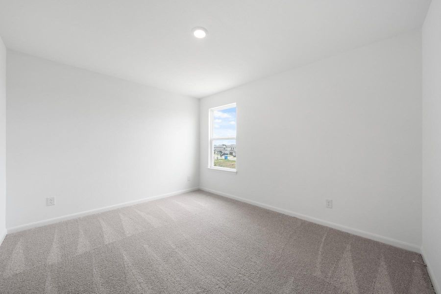 Spacious, unfurnished interior of a new home in , Maxwell (Image 14).