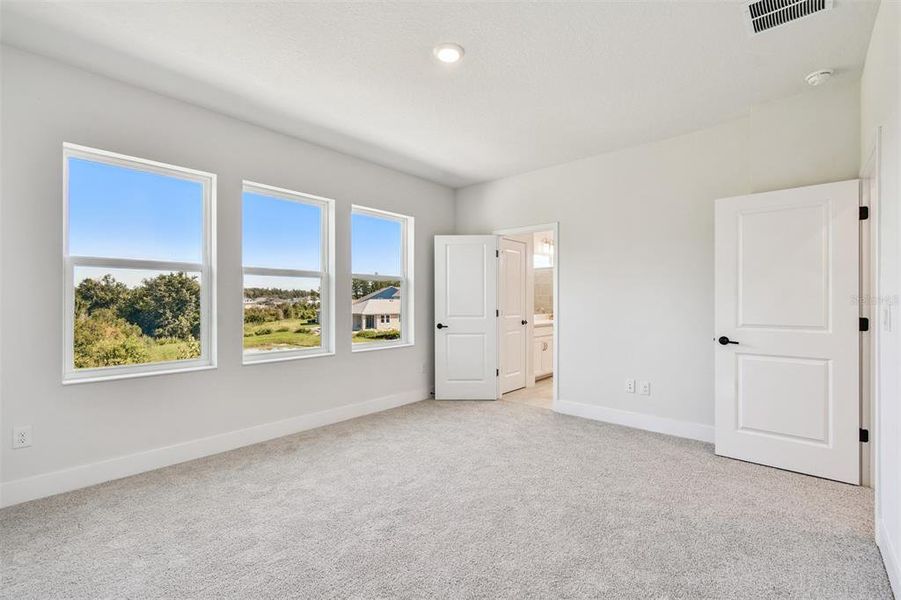 Spacious, unfurnished interior of a new home in Chapel Crossings - Garden Series, Wesley Chapel (Image 26).