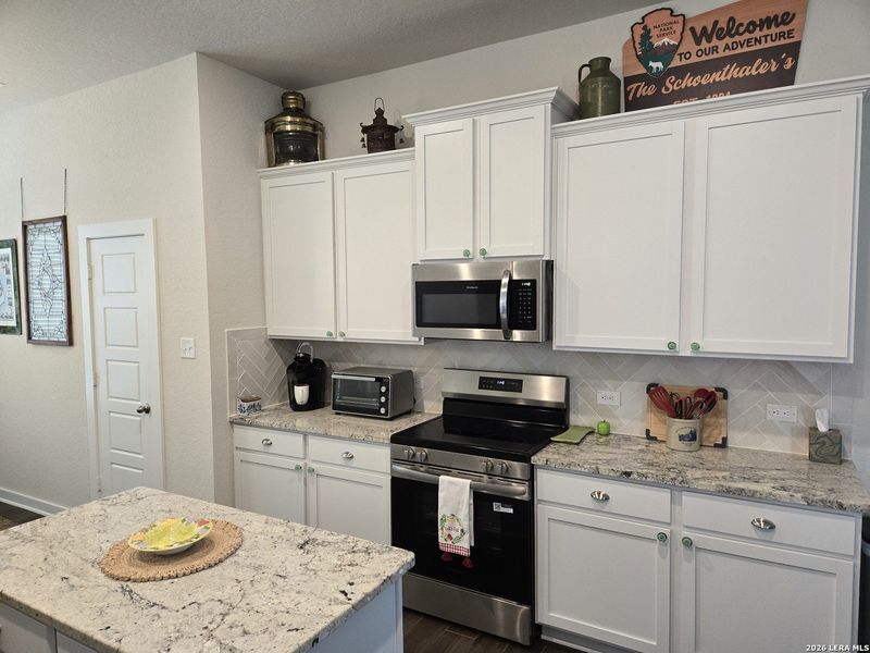 Furnished interior view inside a new home in Bonita Vista, Pleasanton (Image 13).