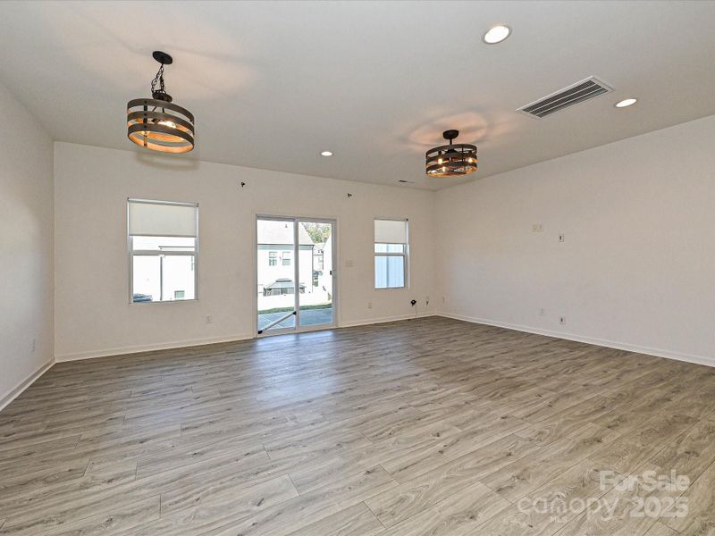 Living/ Dining Living/ Dining