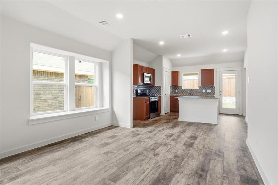 Spacious, unfurnished interior of a new home in , Forney (Image 20).