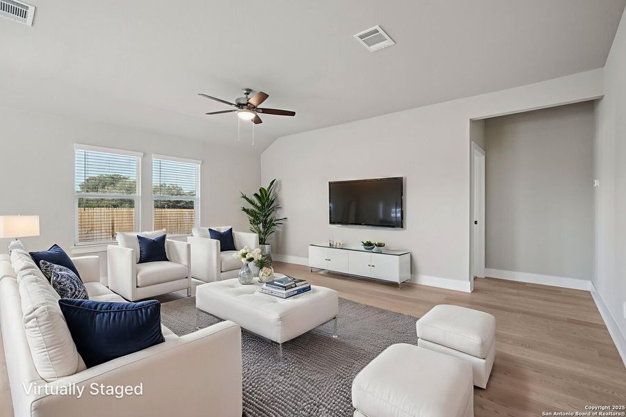 Furnished interior view inside a new home in Carmel Ranch, Schertz (Image 7). Furnished interior view inside a new home in Carmel Ranch, Schertz (Image 7).