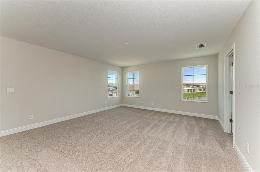 Spacious, unfurnished interior of a new home in Mirada, San Antonio (Image 32).