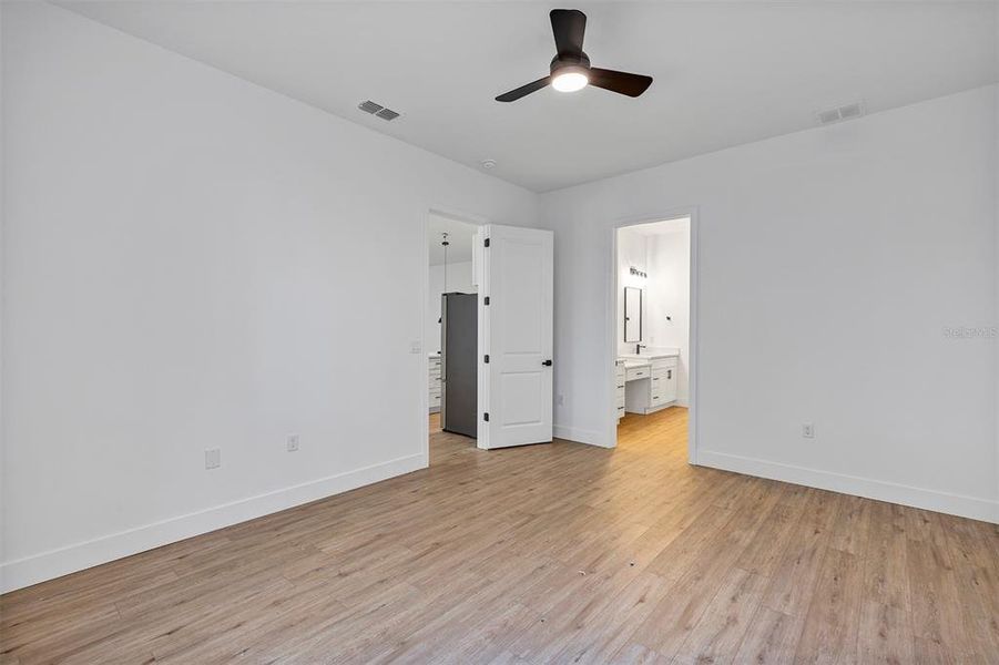 Spacious, unfurnished interior of a new home in , Port Charlotte (Image 25).