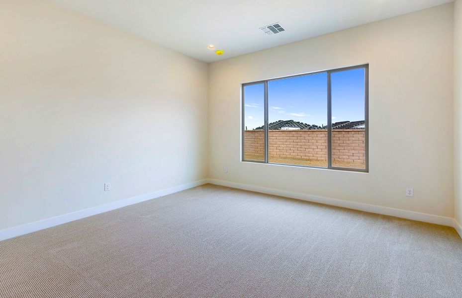 Spacious, unfurnished interior of a new home in Saguaro Reserve - Majesty, Marana (Image 27).