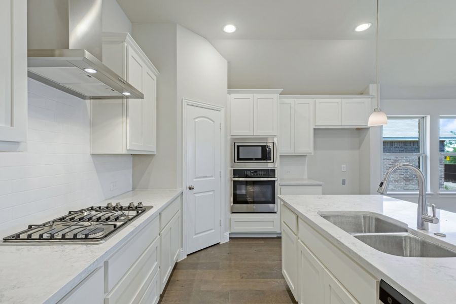 Representative furnished interior of a home built from the Rio Grande by UnionMain Homes in Elevon, Lavon (Image 12).