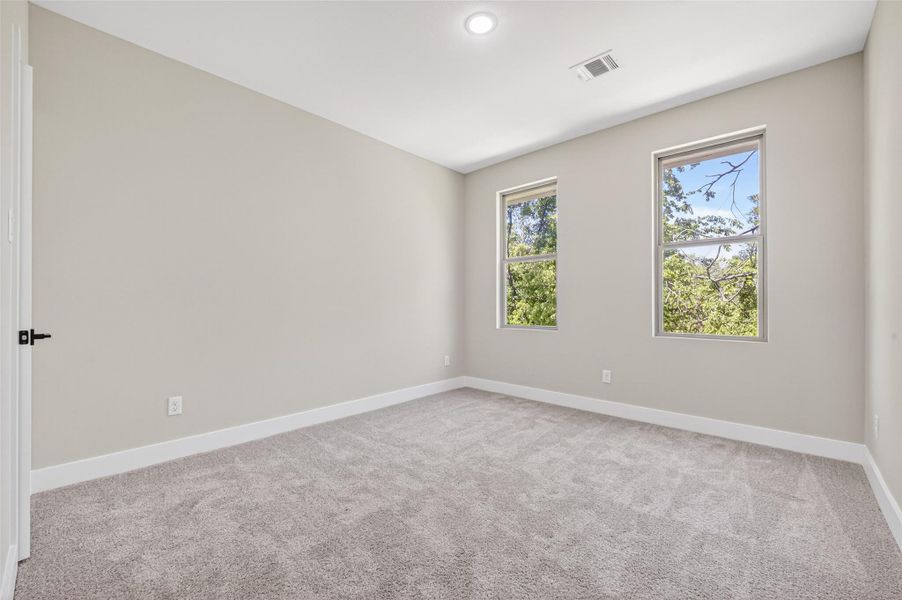 Spacious, unfurnished interior of a new home in , Houston (Image 22).