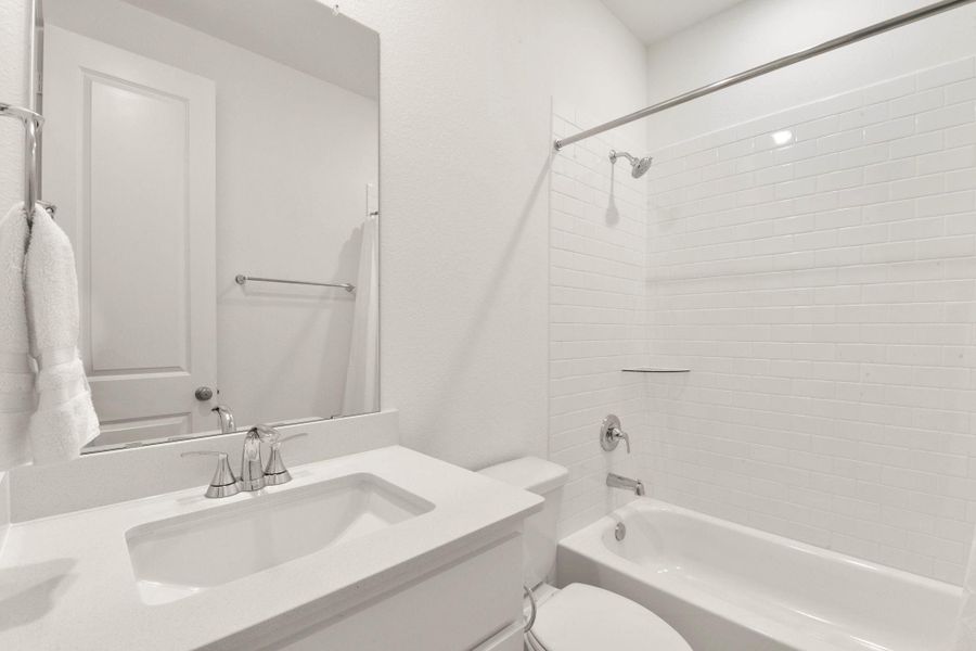 Furnished interior view inside a new home in Riceland: 42ft. lots, Mont Belvieu (Image 18).