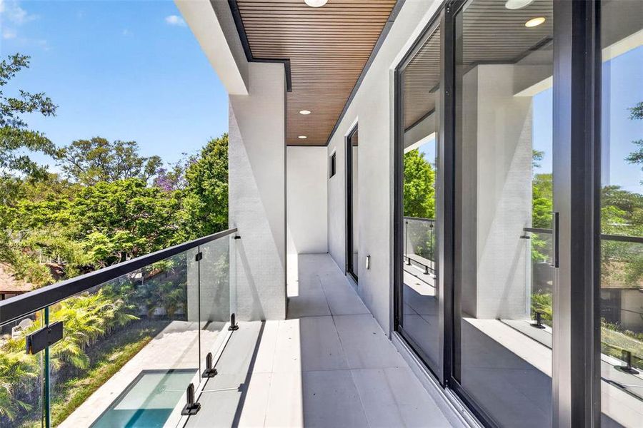Exterior details and patio area of a home in , Tampa (Image 40).