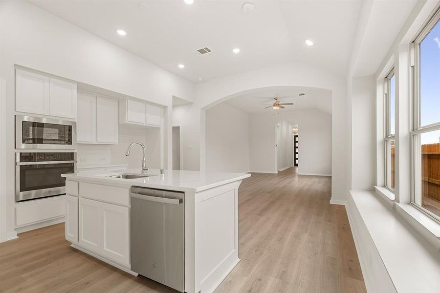 Kitchen & Dining Area