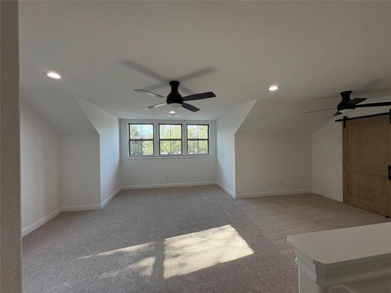 Spacious, unfurnished interior of a new home in , Conroe (Image 19).