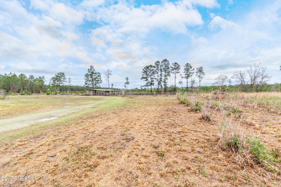Natural landscape and outdoor views near in Glen St. Mary (Image 49). Natural landscape and outdoor views near in Glen St. Mary (Image 49).