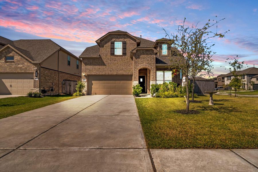 Image 28 of a home in Mavera.