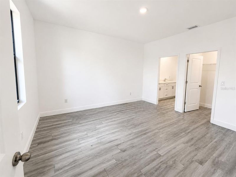 Spacious, unfurnished interior of a new home in , Labelle (Image 5).