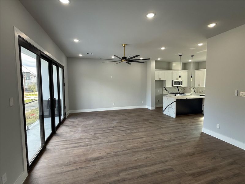 Spacious, unfurnished interior of a new home in , Houston (Image 21).
