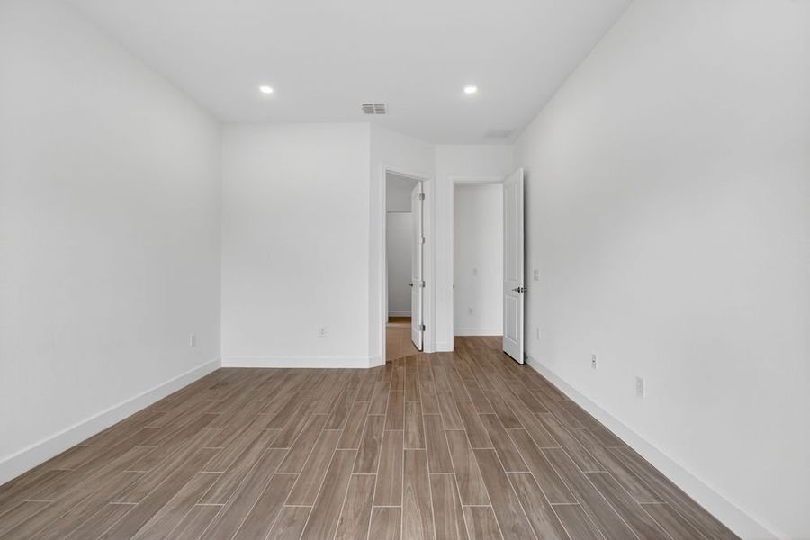 Spacious, unfurnished interior of a new home in Center Lake Ranch Community Group Page, St. Cloud (Image 26).