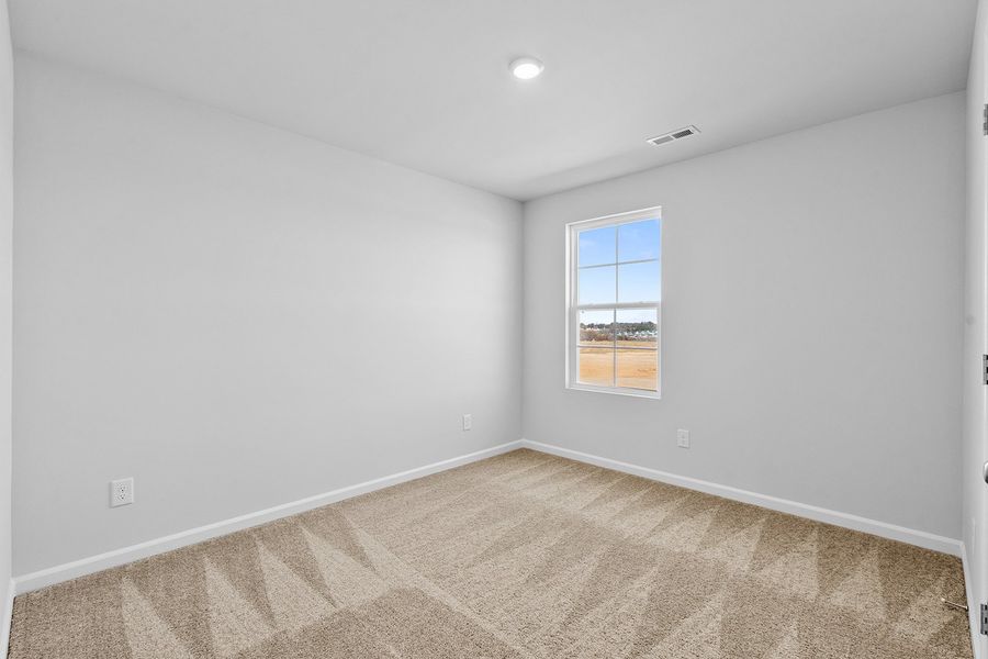 Spacious, unfurnished interior of a new home in Fieldstone, Lexington (Image 40).