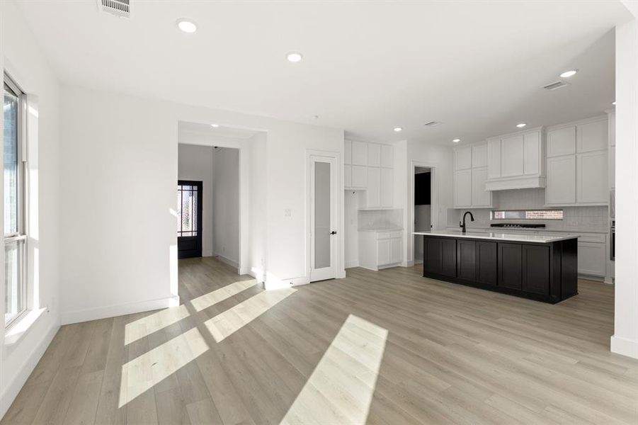 08. 3105 Summer - Dining (3)