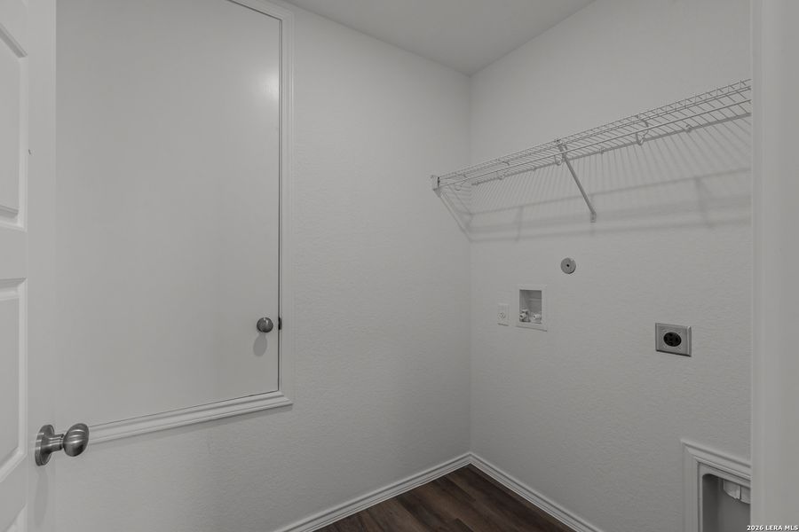 Spacious, unfurnished interior of a new home in The Overlook at Creekside, New Braunfels (Image 23).