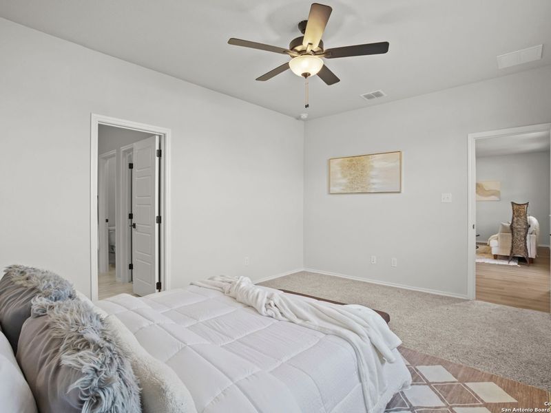 Furnished interior view inside a new home in Hannah Heights, Seguin (Image 17).