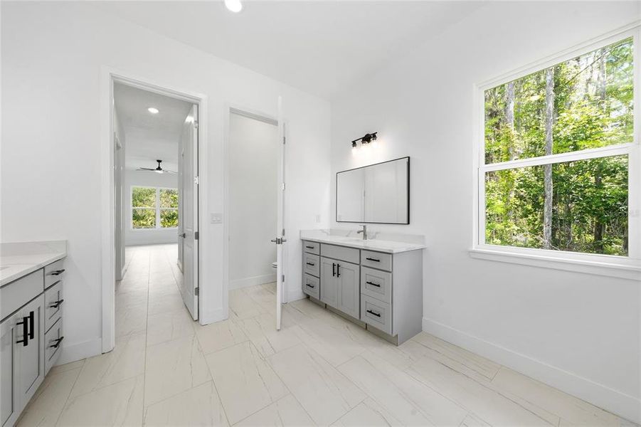 Furnished interior view inside a new home in , Orlando (Image 7).