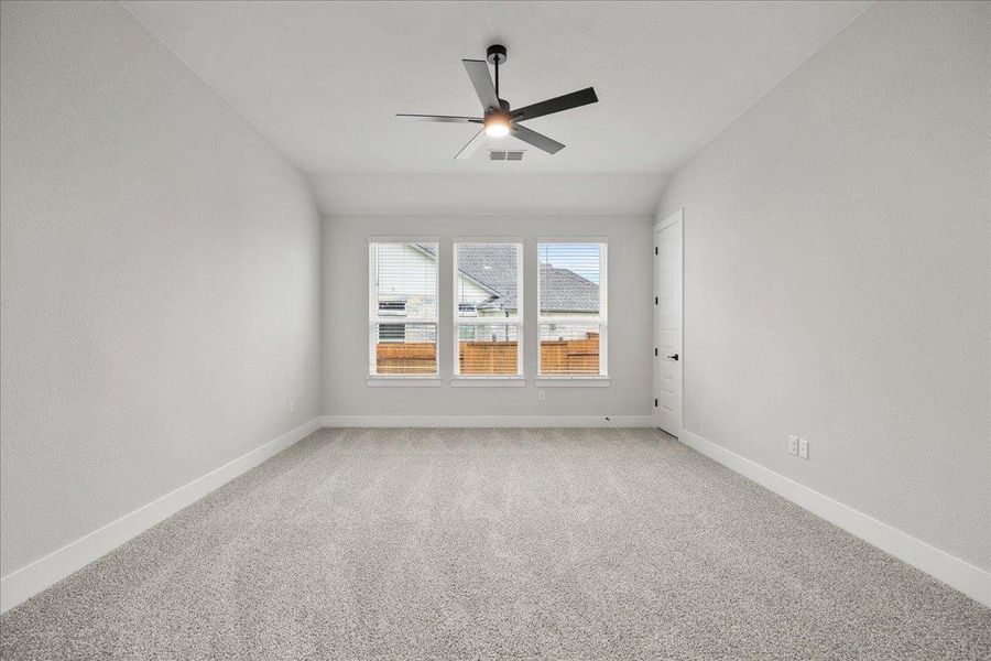 GAME ROOM - MOVE IN READY!!!