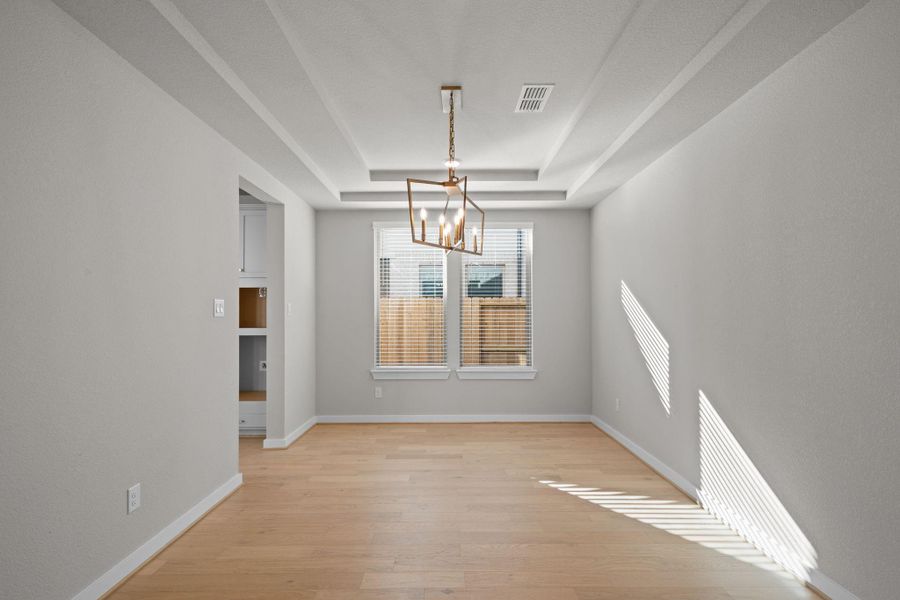 Open Dining With Direct Access to the Kitchen Open Dining With Direct Access to the Kitchen